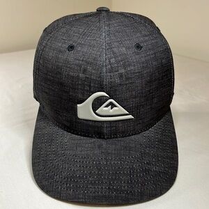 Quiksilver flexfit cap, like new condition